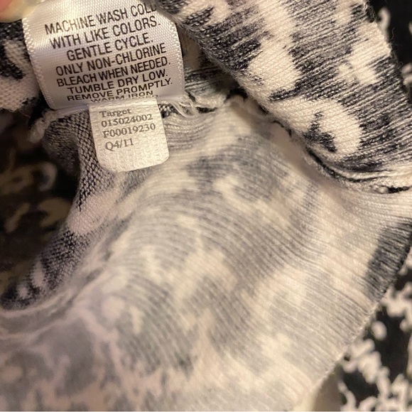 Merona Button Front Cardigan Sweater Black and White Etoile Pattern Stretch Top - Picture 14 of 16